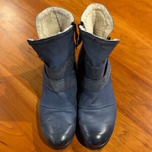 Miz Mooz navy leather ankle boots with shearling cuff